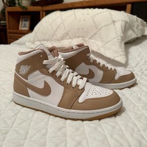 Air Jordan 1 Mid - “tan gum”